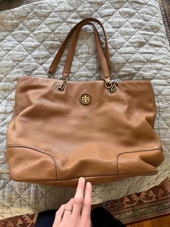Tory Burch Handbags - Tory Burch Cognac Pebbled Leather Tote with Gold Logo